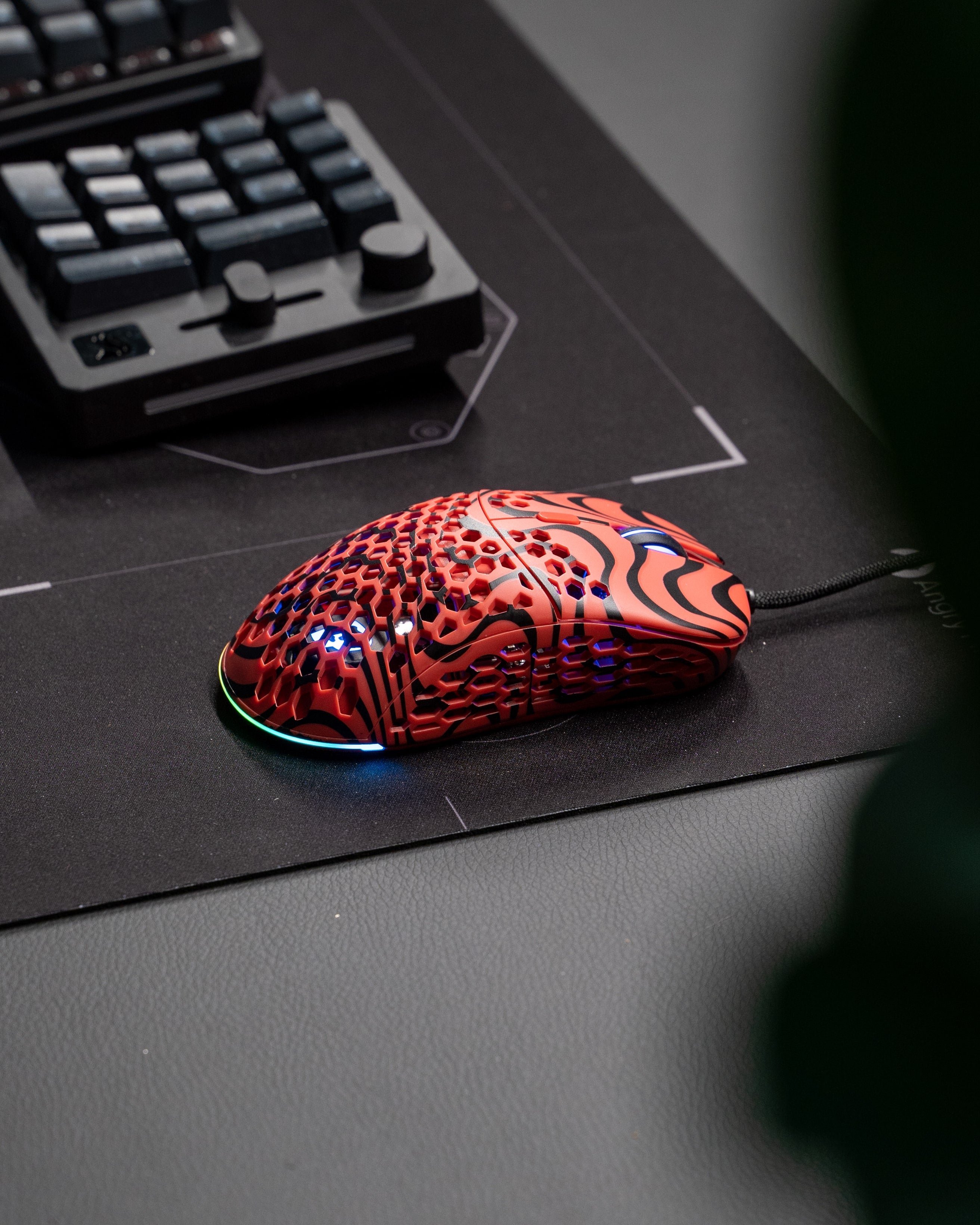 Souris de jeu ultra-légère Pewdiepie M1