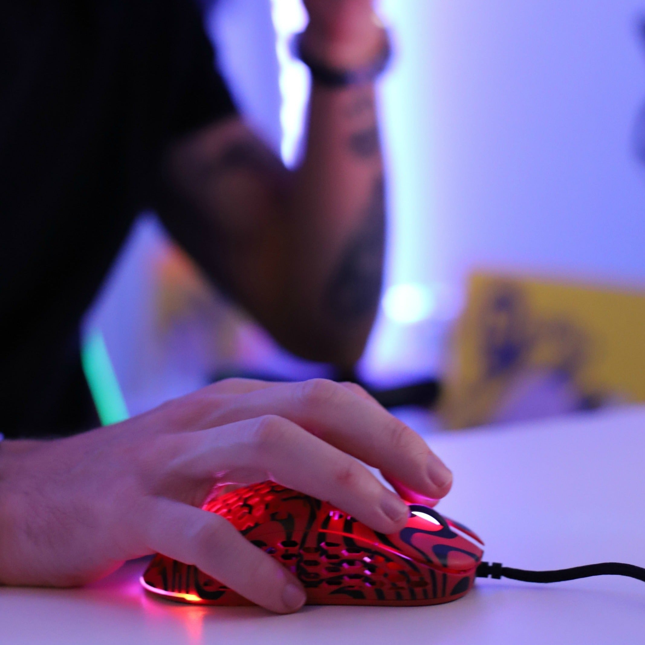 Souris de jeu ultra-légère Pewdiepie M1